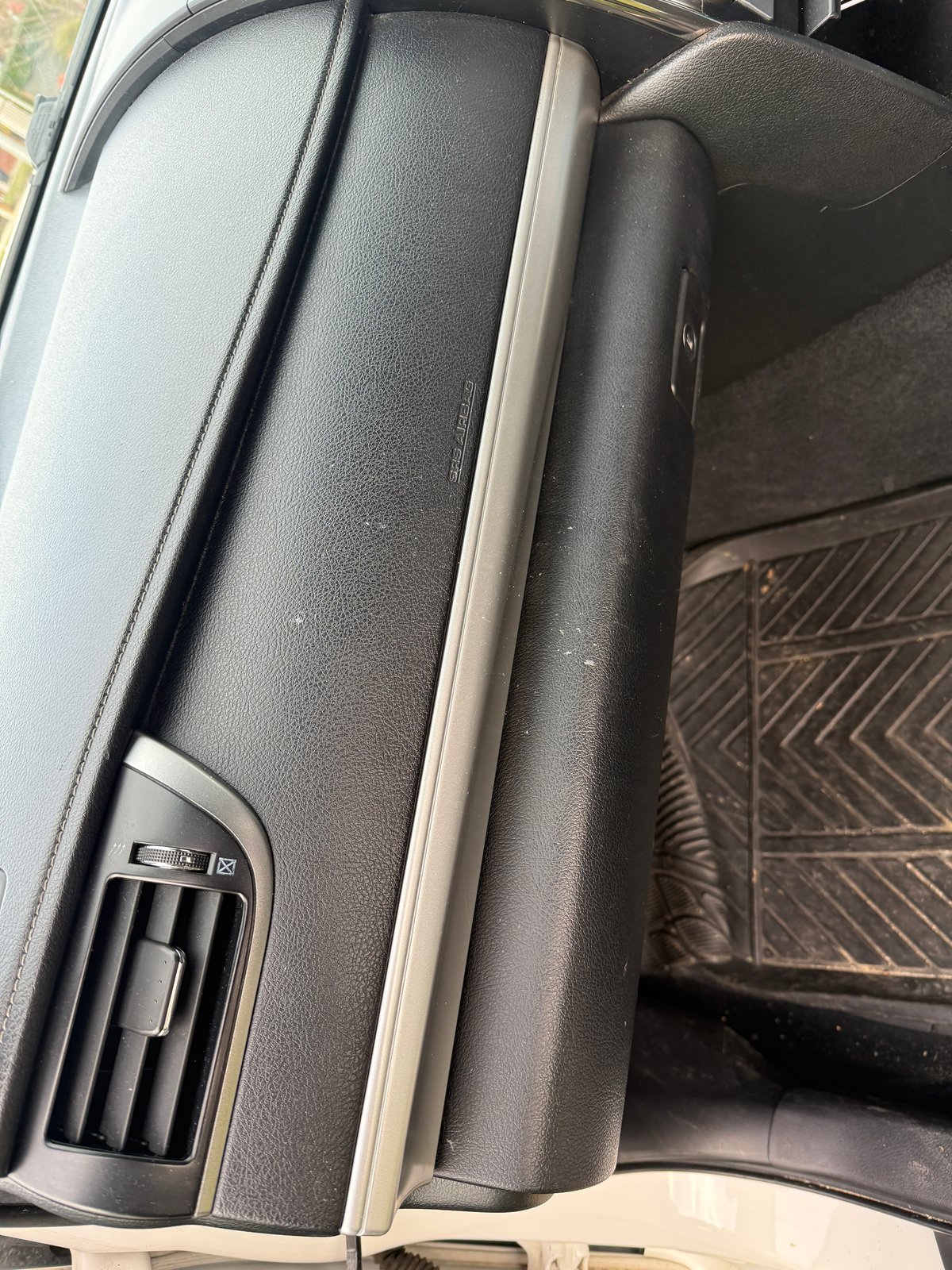 Ford Ranger Raptor — Deluxe Maintenance Wash & Interior Vacuum